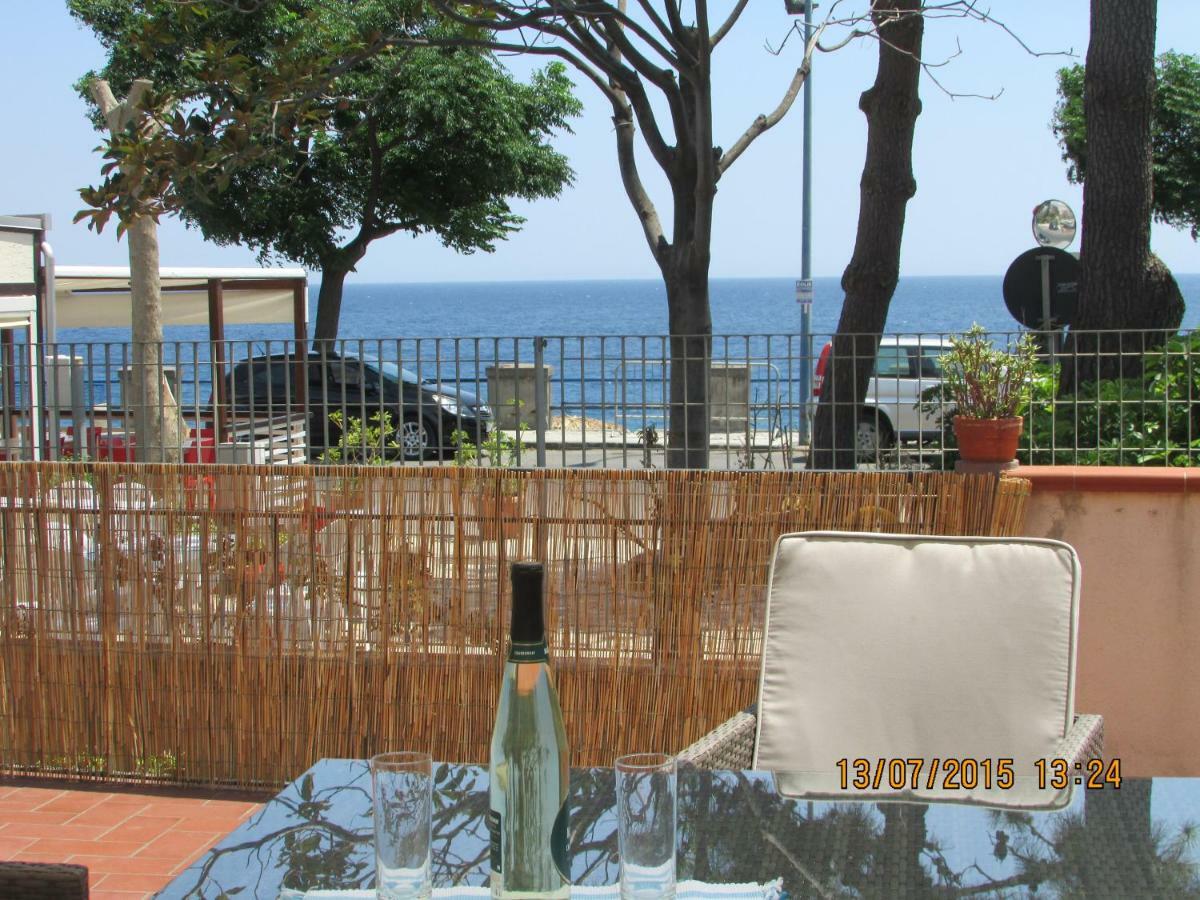 Villetta Singola "Lilla" Ali Terme Exterior photo